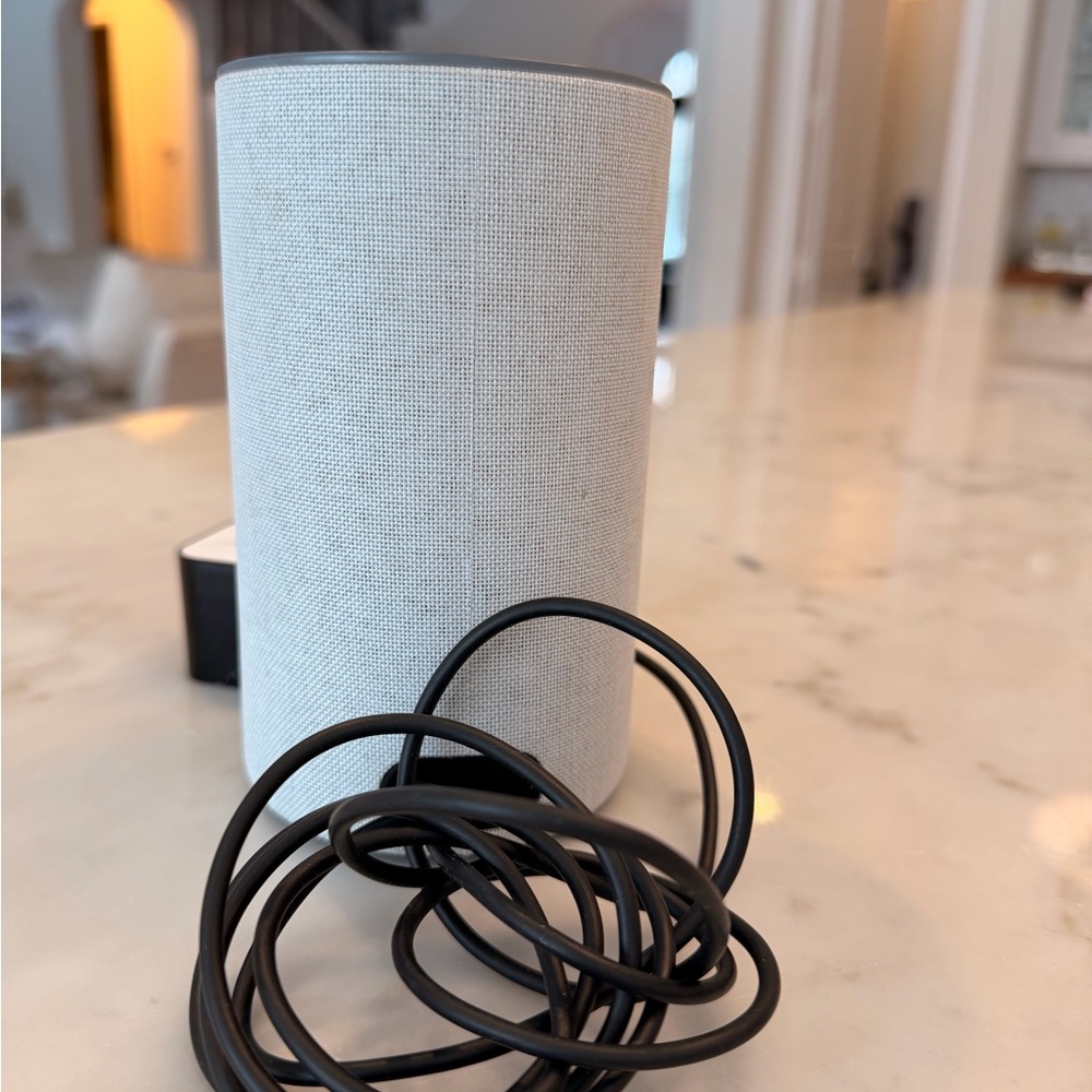 Amazon Echo Smart Speaker (2nd generation) in Sandstone, EUC - Picture 4 of 4